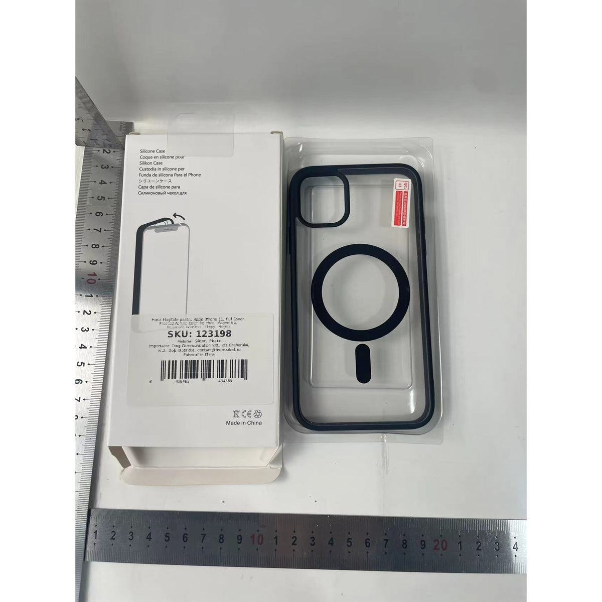 Husă iPhone 11, magnetică MagSafe, mată translucidă, negru