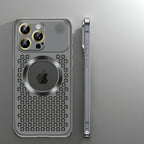 Husă iPhone 15 Pro Max, magnetică MagSafe, din aluminiu perforat, negru