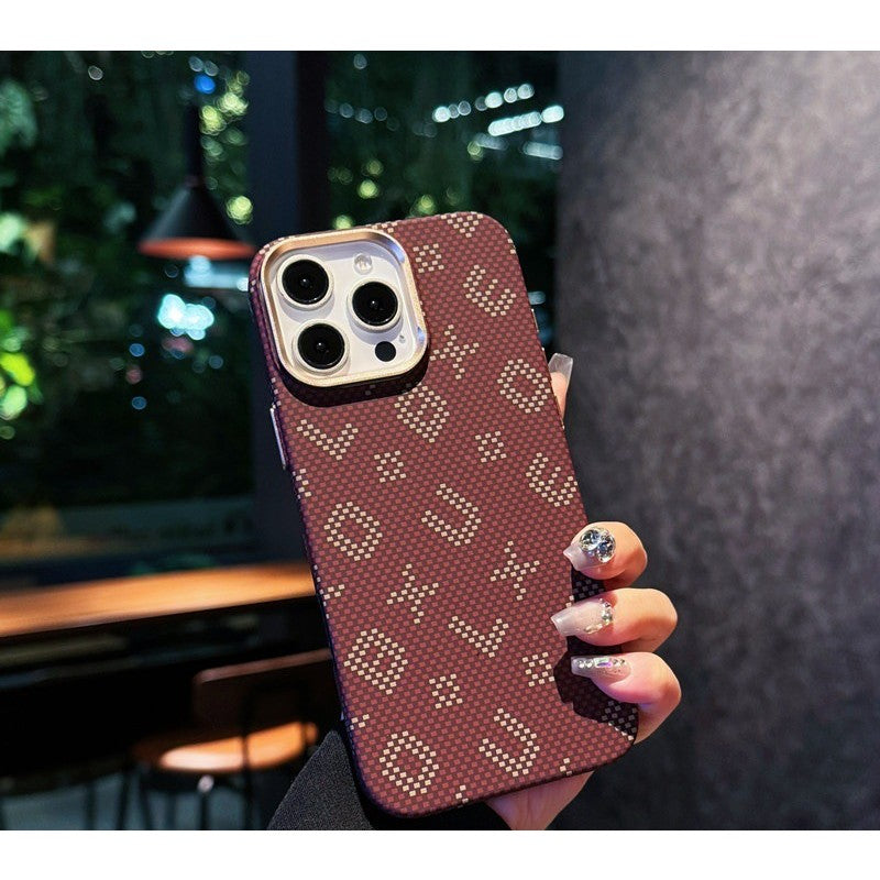 Husă iPhone 15 Pro Max, magnetică MagSafe, fibră de carbon, maro