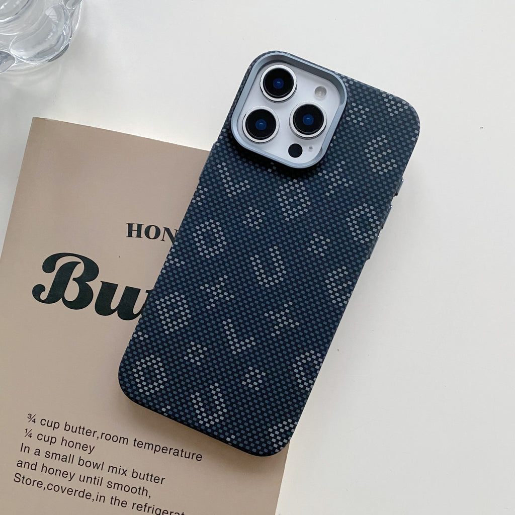 Husă iPhone 16 Pro, magnetică MagSafe, fibră de carbon, maro