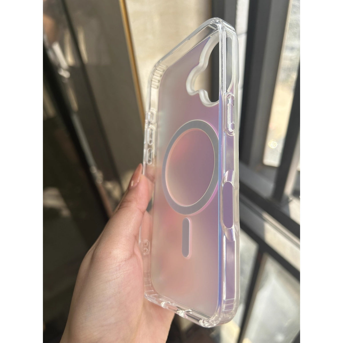 Husă iPhone 17, magnetică MagSafe, transparentă, cu efect cameleon, multicolor