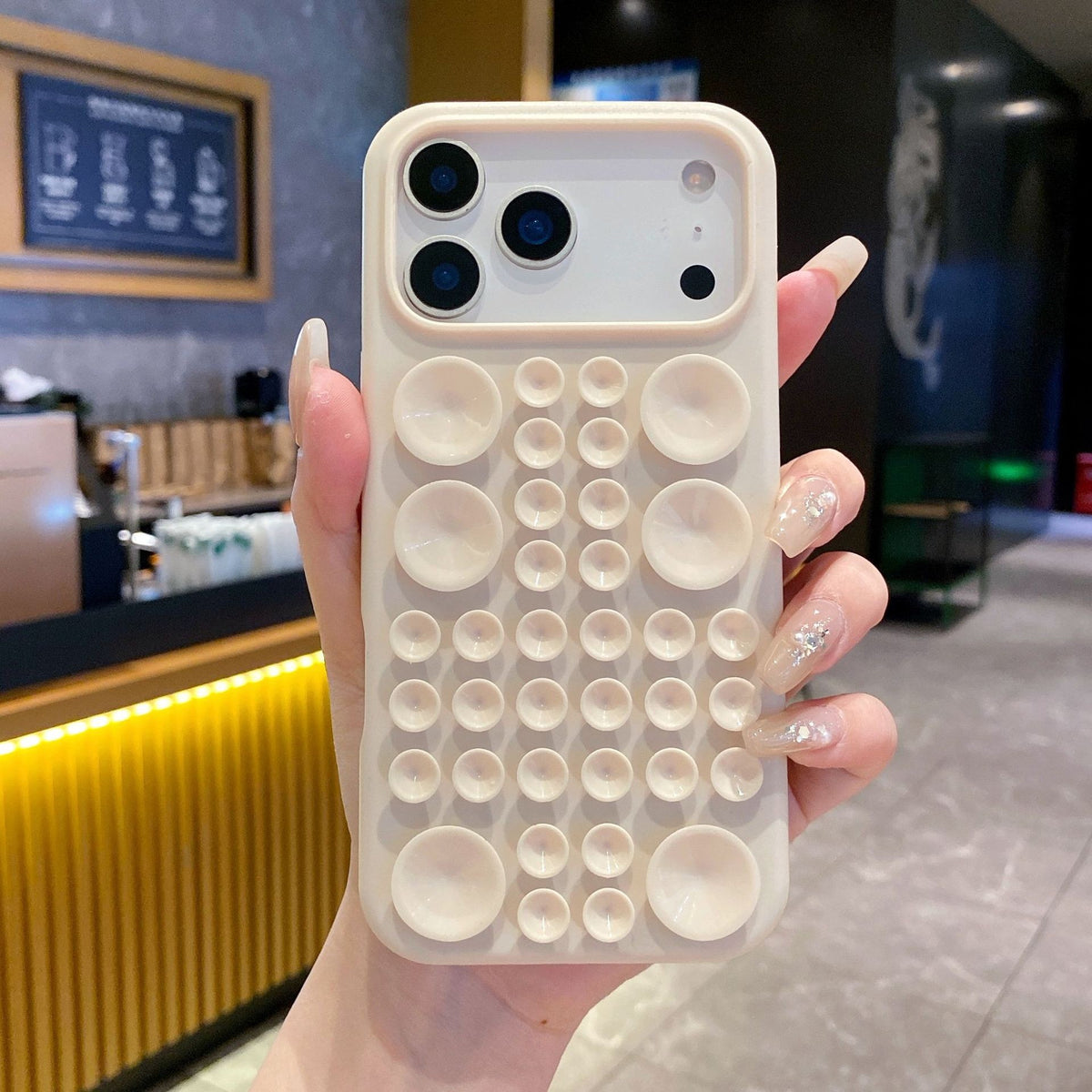 Husă iPhone Air, din silicon, cu ventuze, crem
